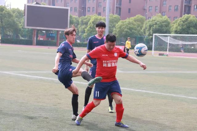 西班牙死磕阿根廷：中场绞肉机就位，亚马尔能扛住决赛吗？七月十七号，北美大陆的夜空估计又被足球照得通明